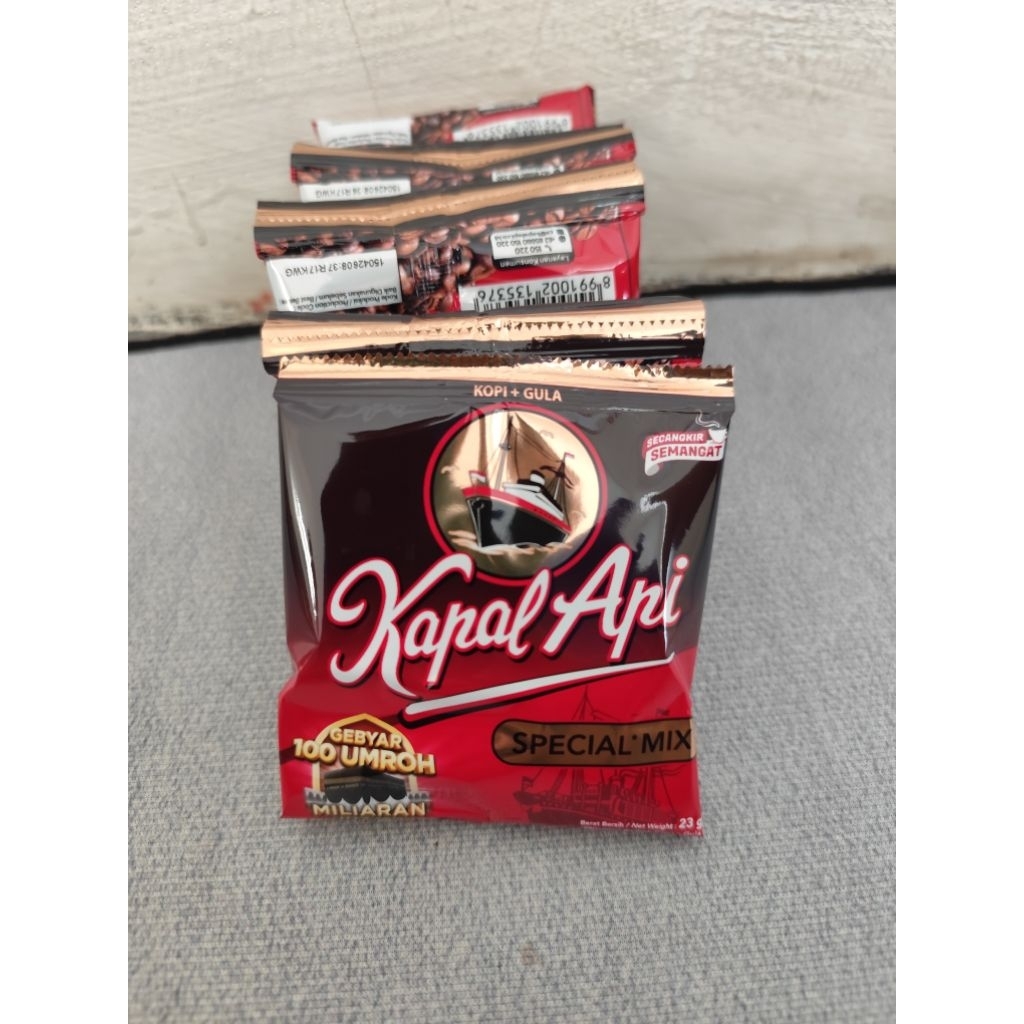 

Kopi Kapal Api Spesial Mix 23 gram