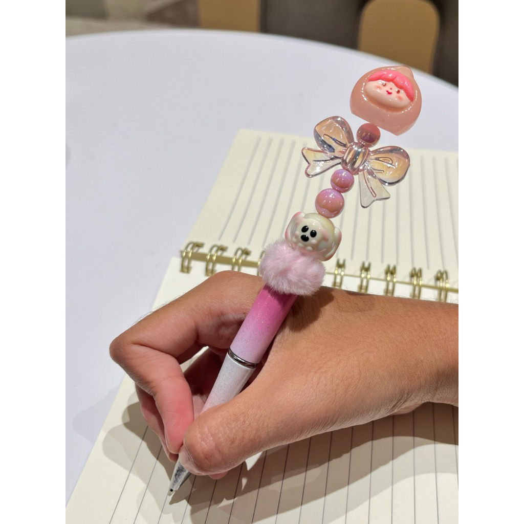 

READY|Pulpen alat tulis aesthetic lucu akaesoris warna warni unik boneka gemoy murah gemas estetik kartun disney manik manik pink putih