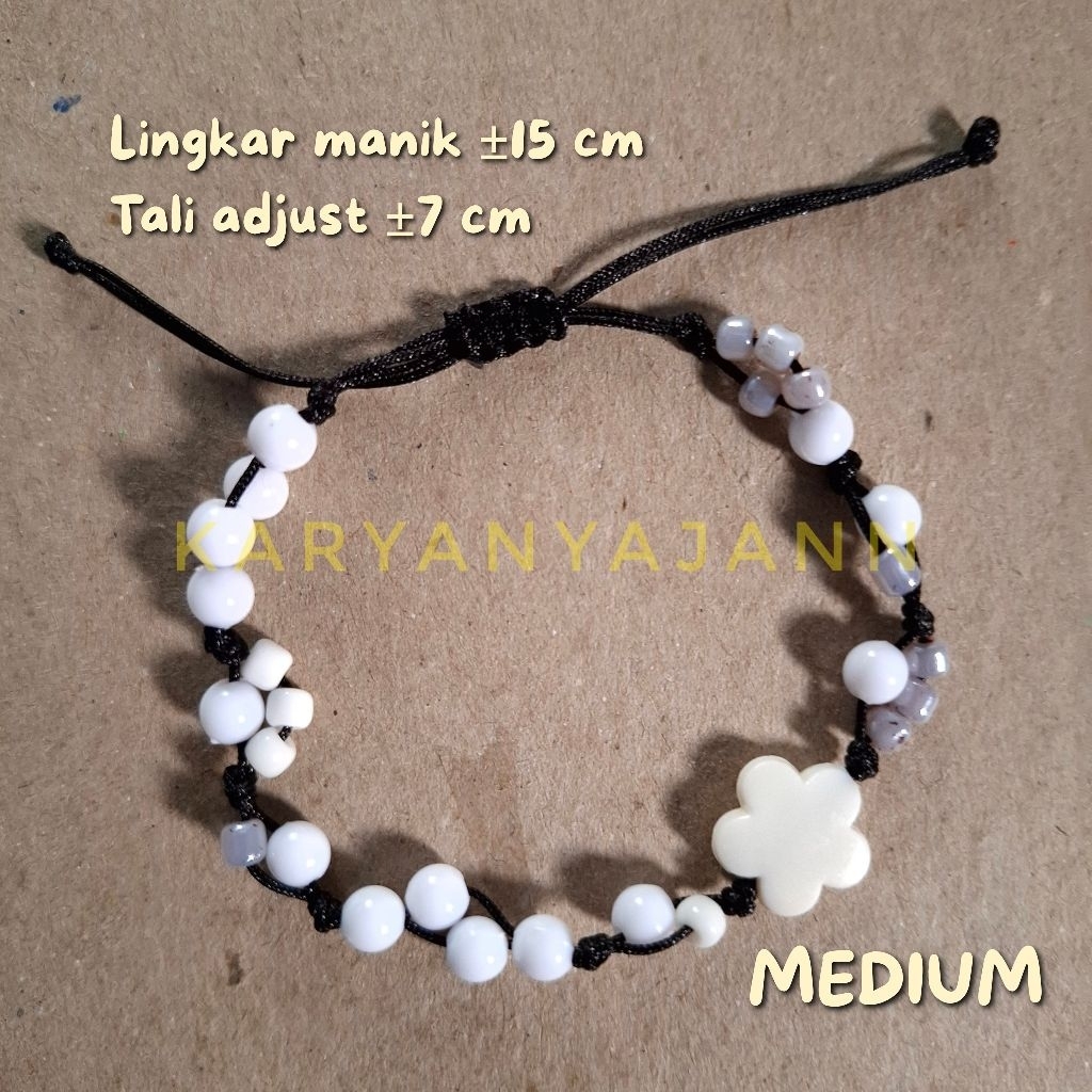 KARYANYAJANN - WHITE FLOWER BLOOMS - GELANG MANIK KONSEP SALJU BUNGA BULAT HITAM PUTIH MONOKROM TALI