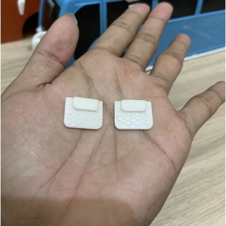 pijakan kaki miniatur bus plastik