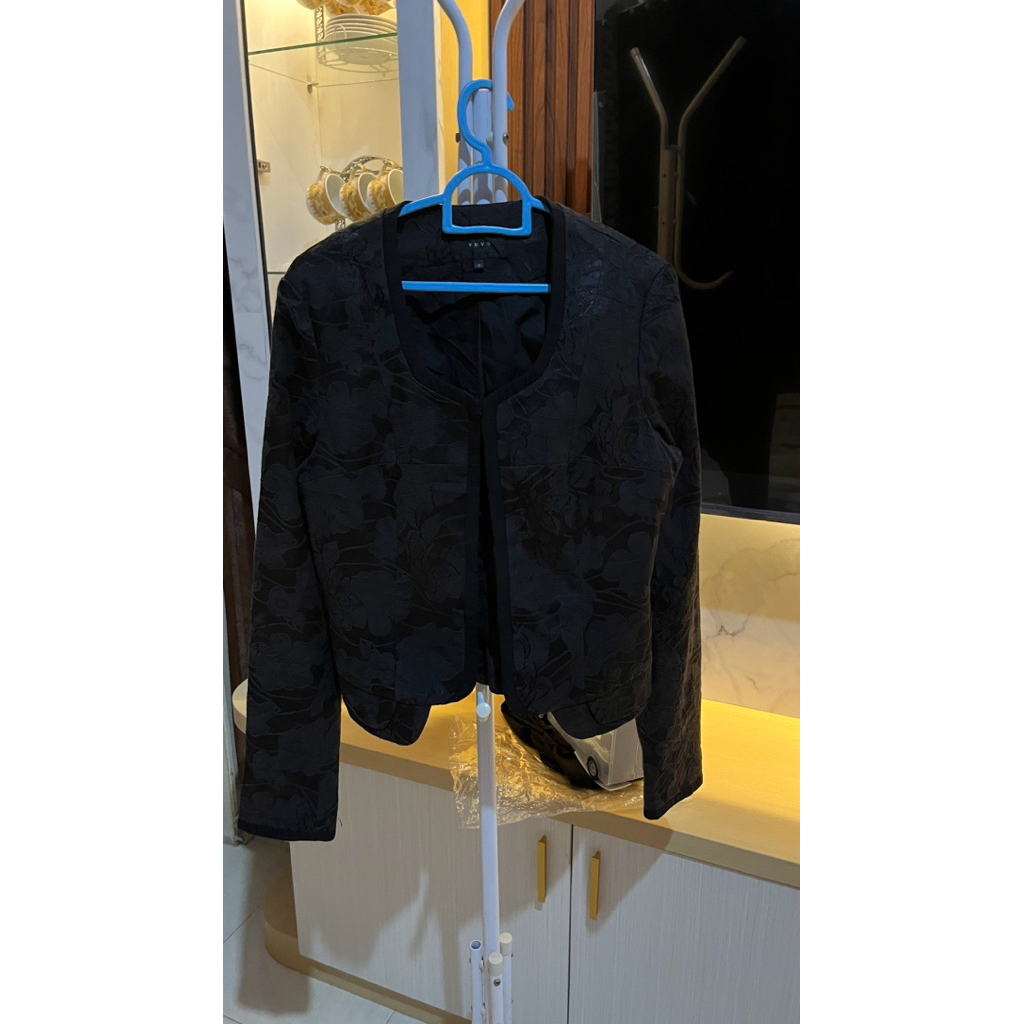 pl blazer hitam pekat