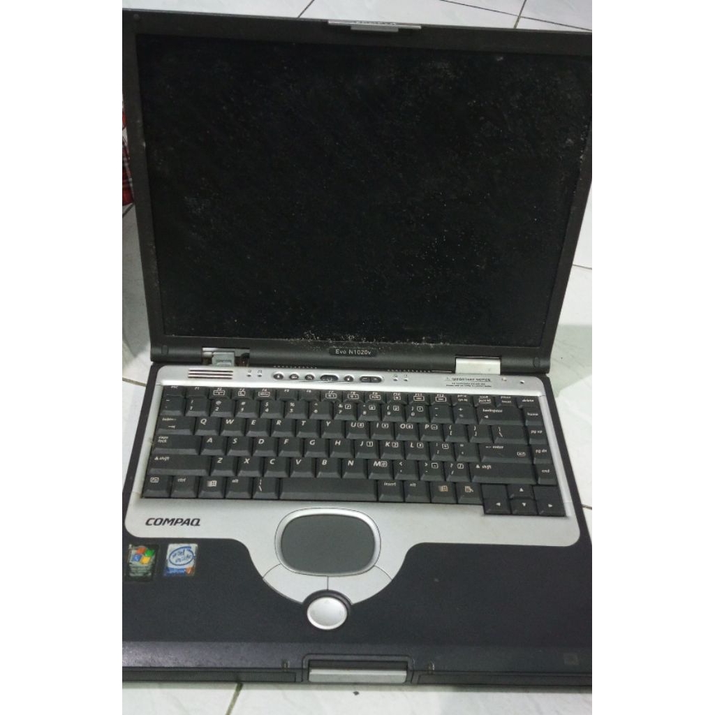 laptop jadul compaq