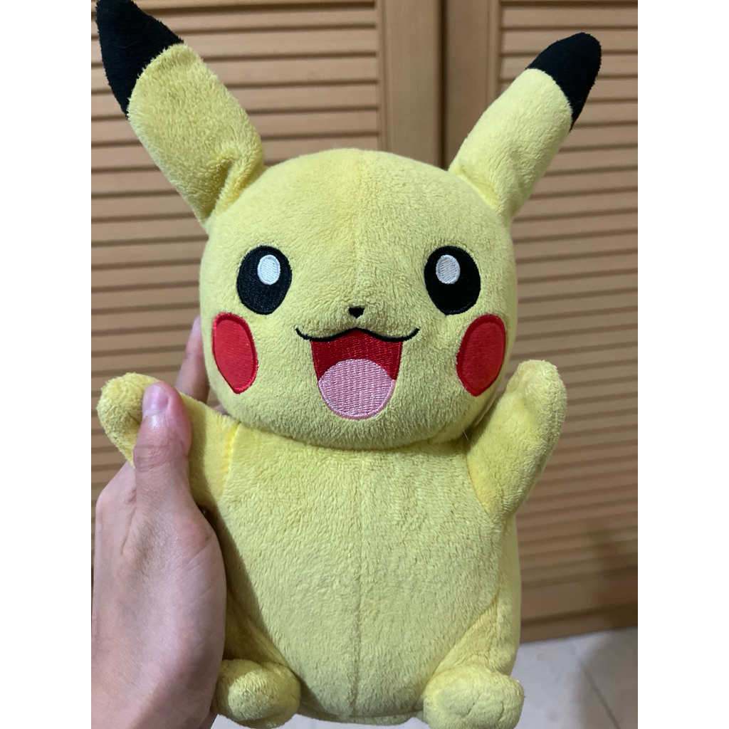 Pikachu electric plush brand takara tomy preloved