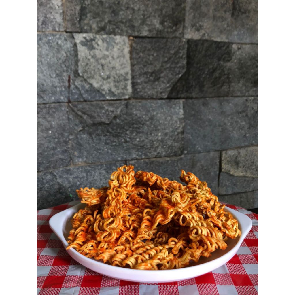 

mie/mie kering/mie kremes/mie kremezz/mie pedas/cikruh/mie goreng