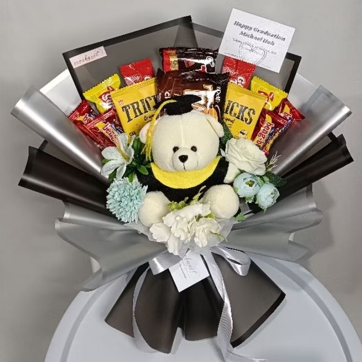 

BOUQUET WISUDA GRADUATION SURABAYA | SNACKQUET