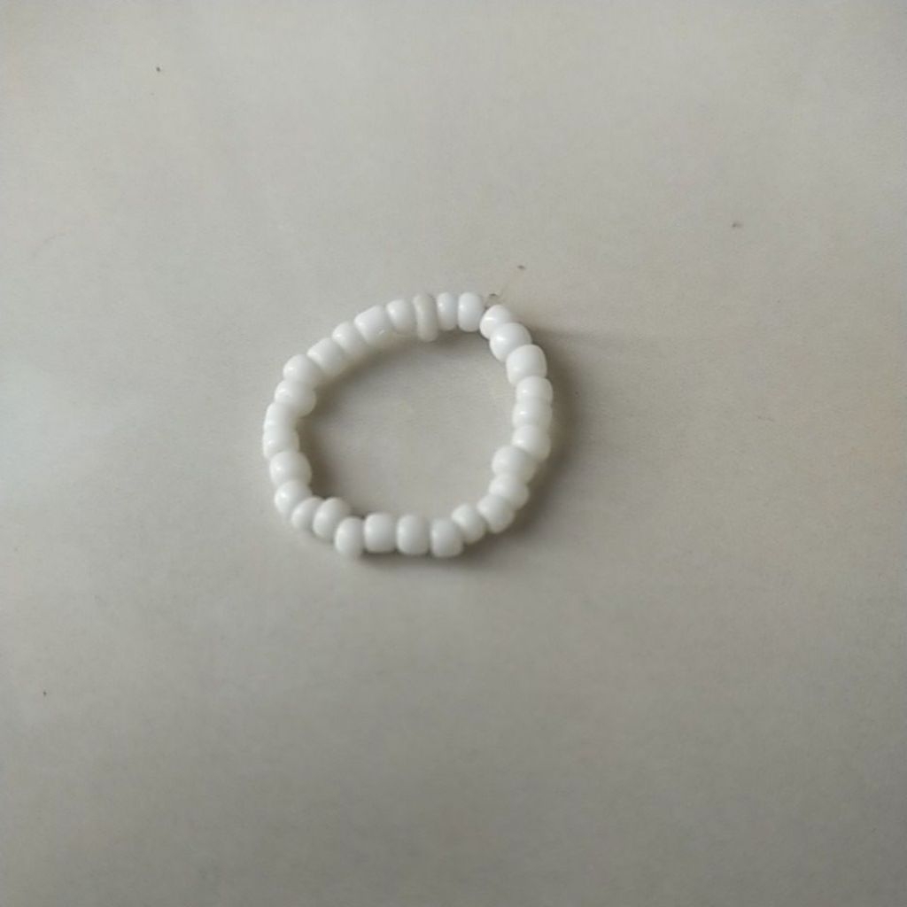 cincin manik2 dengan emoticon menggemaskan. bisa menambah rasa kepedean dan rasa estetik jiwa. cocok