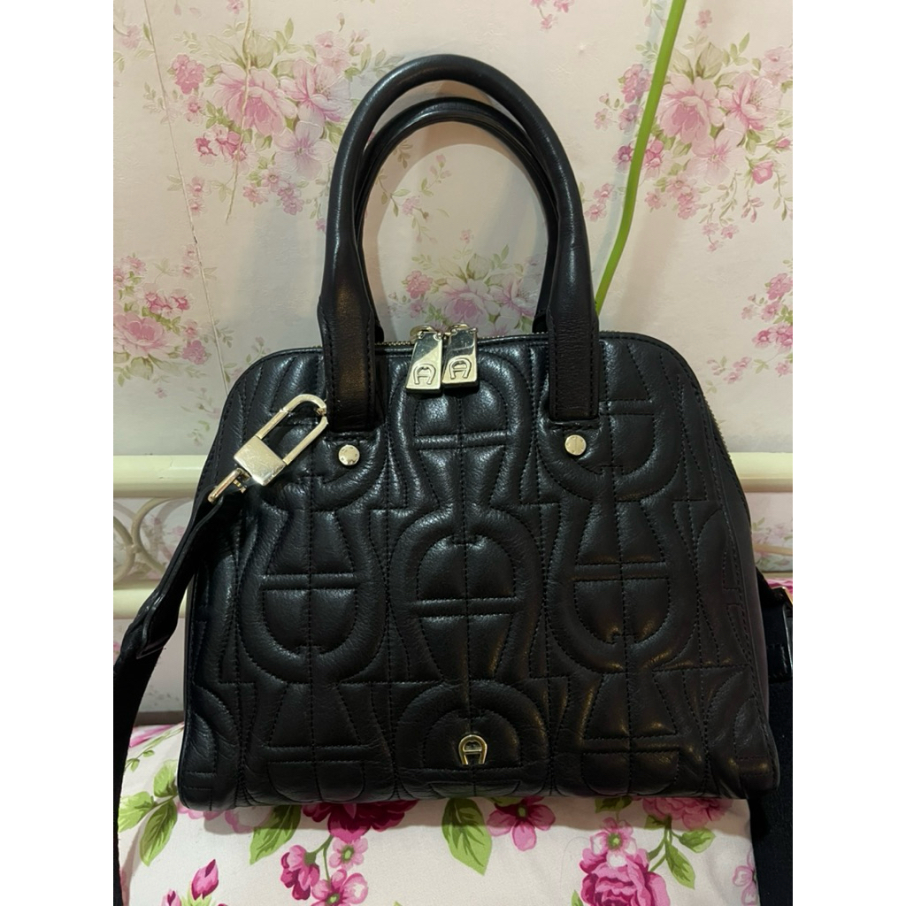 PRELOVED AIGNER BAG BLACK