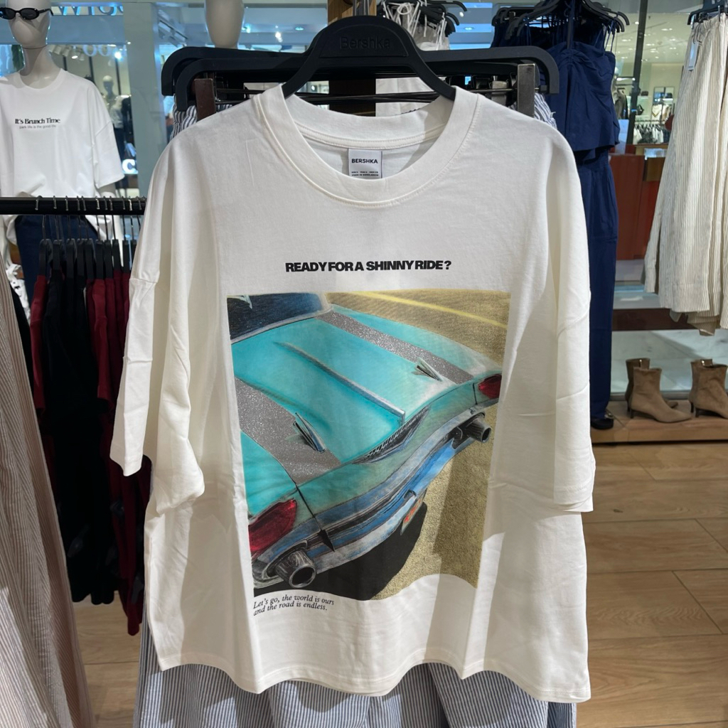 Kaus T-shirt BERSHKA Women jastip (jasa titip)