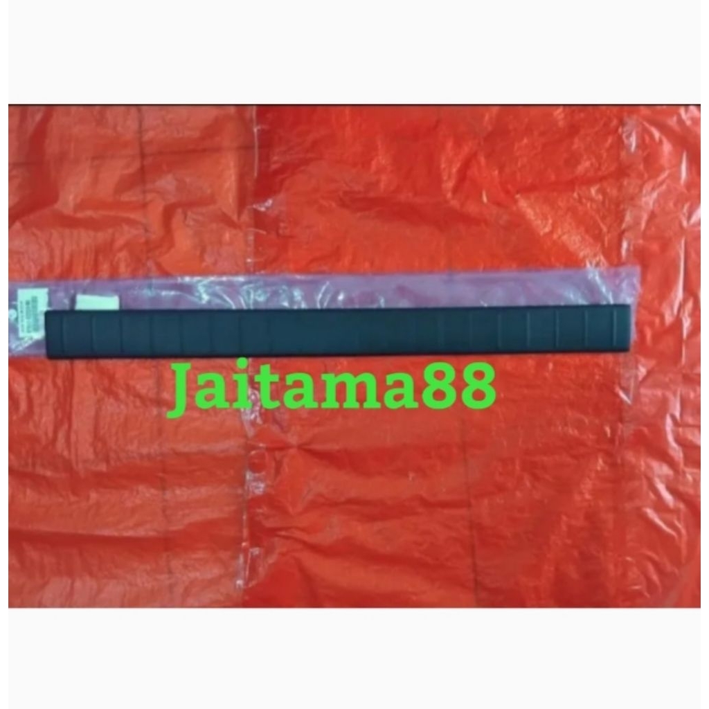 SCUPLATE/PENJEPIT KARPET BAGASI AVANZA XENIA 2003-2010 ORIGINAL 1 BUAH