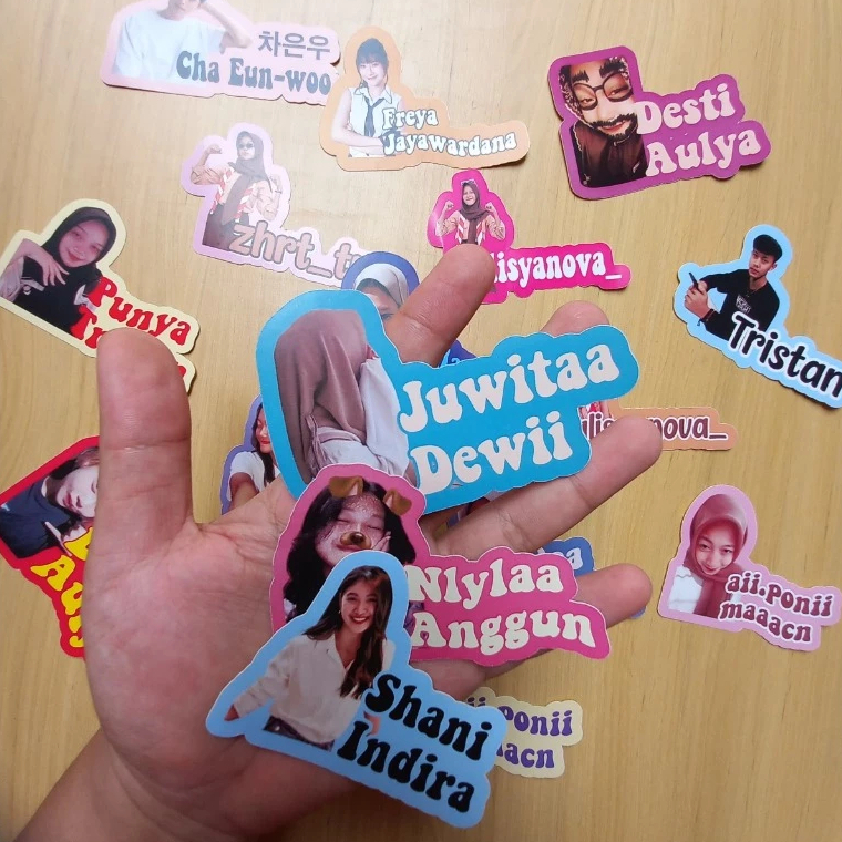 

STIKER CUSTOM FOTO dan Tulisan Nama - Cetak Photo Stiker Waterproof