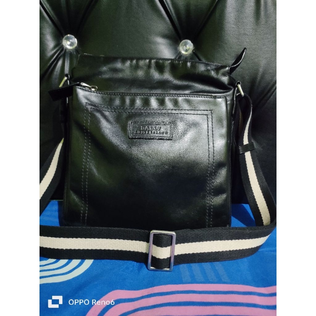 Sling bag Bally kulit