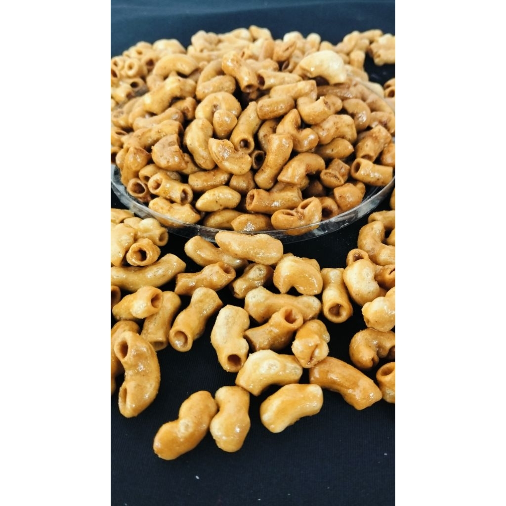 

MAKARONI BANTET KHAS TASIKMALAYA BERAT 1KG ZN SNACKFOOD