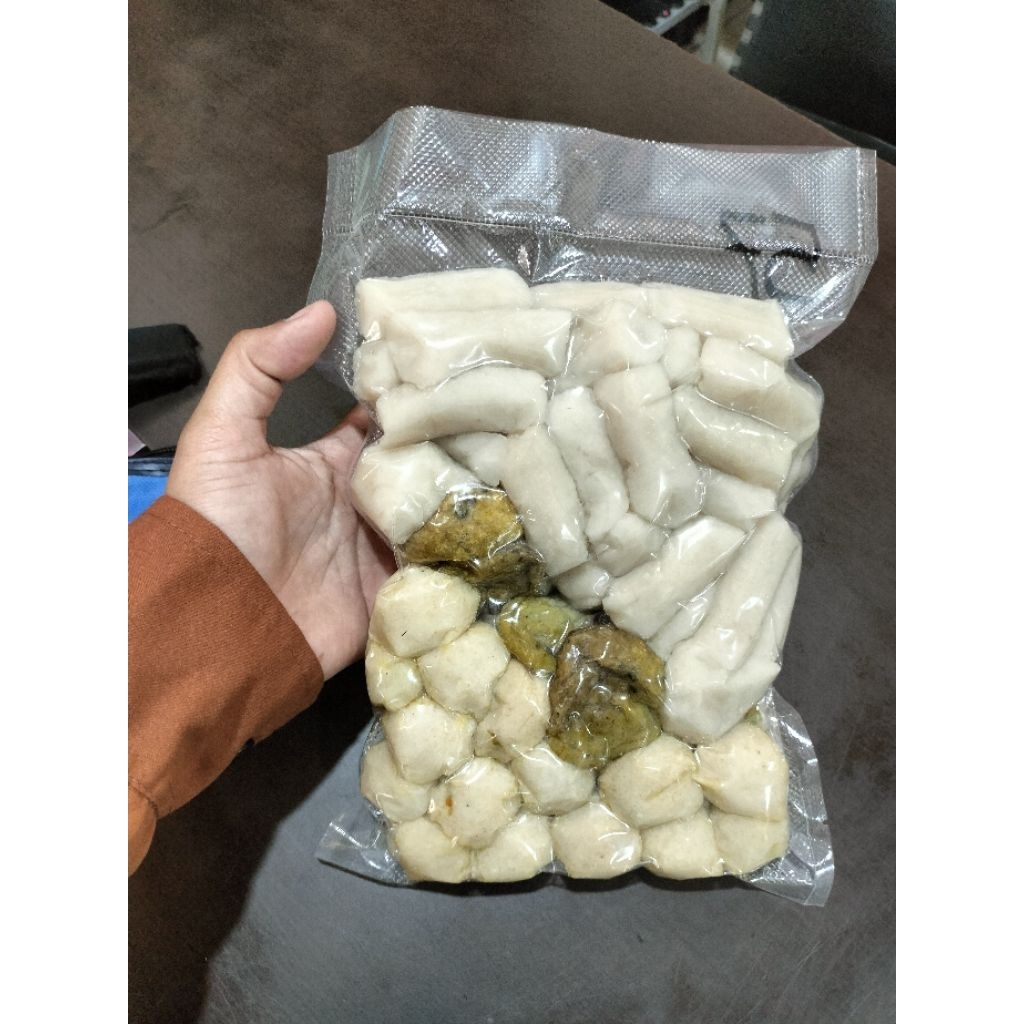 

pempek palembang isi 57pcs