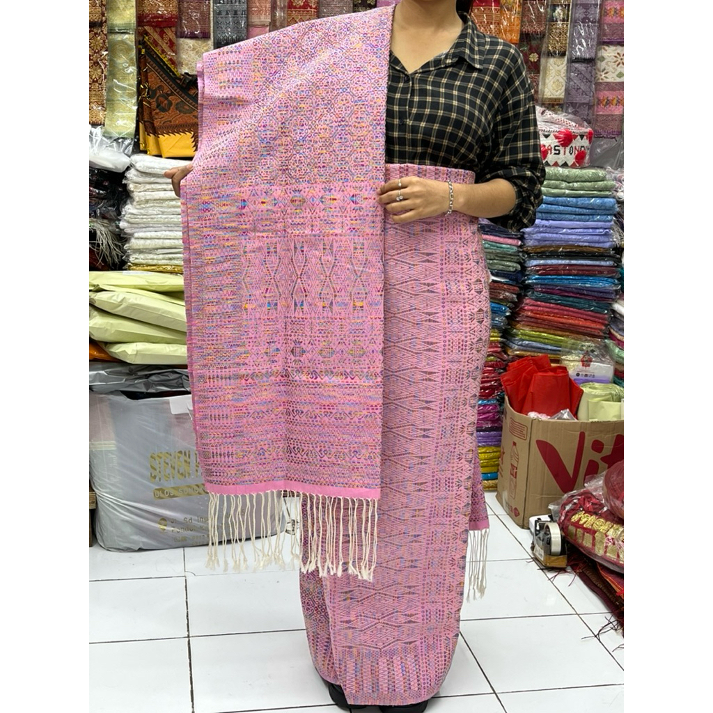 Songket Tarutung Tumtuman tanpa sambung benang extra bemberg warna pink tua kombinasi