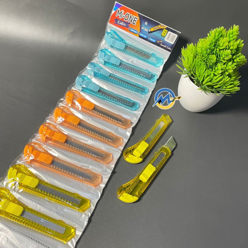 

Cutter Kater Besar-Cutter renteng besar isi 12 pcs