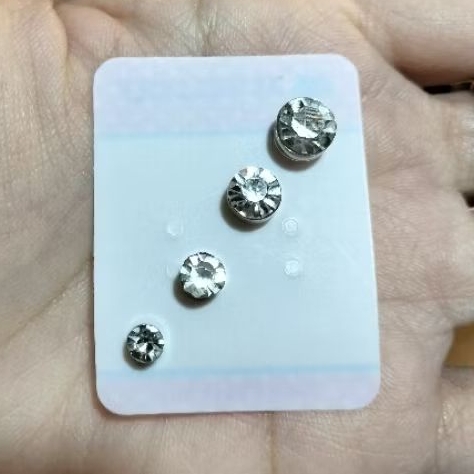 Tindik Anting Magnet Permata Diamond Berlian Putih dan Warna Cowok Cewek 1pcs