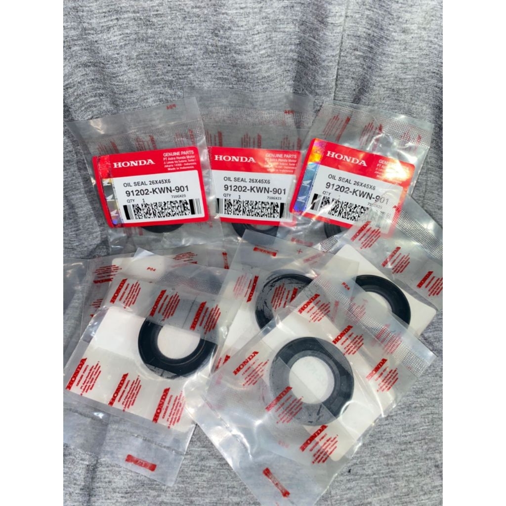 oil seal KWN seal askruk kiri VARIO 125/150 PCX 150 ADV