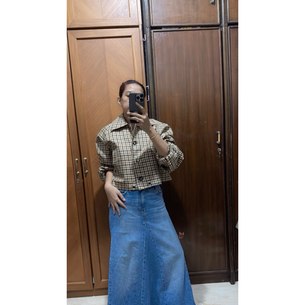 Merk zara crop atasan bs jd outer bahan tweed tebal halus. Merk Zara outer bahan Linen tebal halus a
