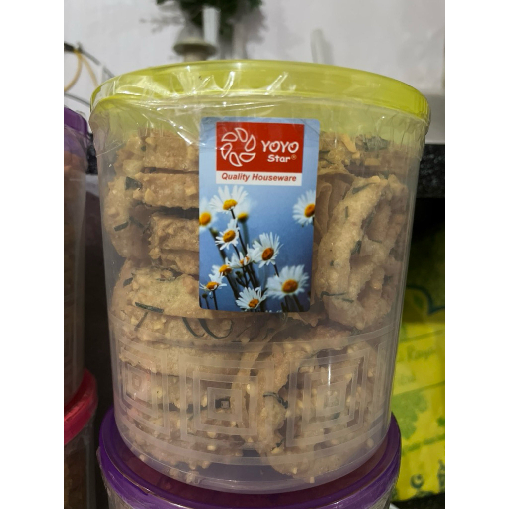 

Peyek Oyot / Peyek Kembang Goyang