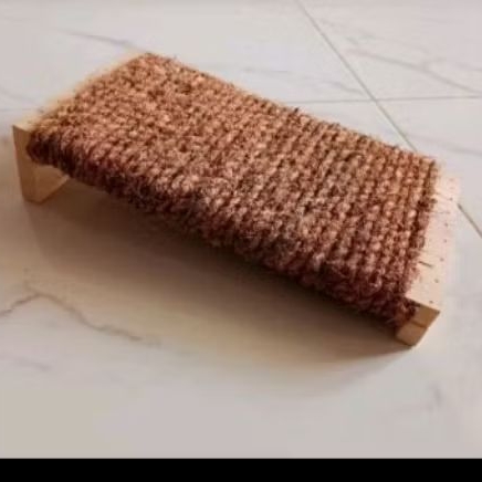 Papan Garukan Cakaran Kucing Kayu Kokoh Kuat