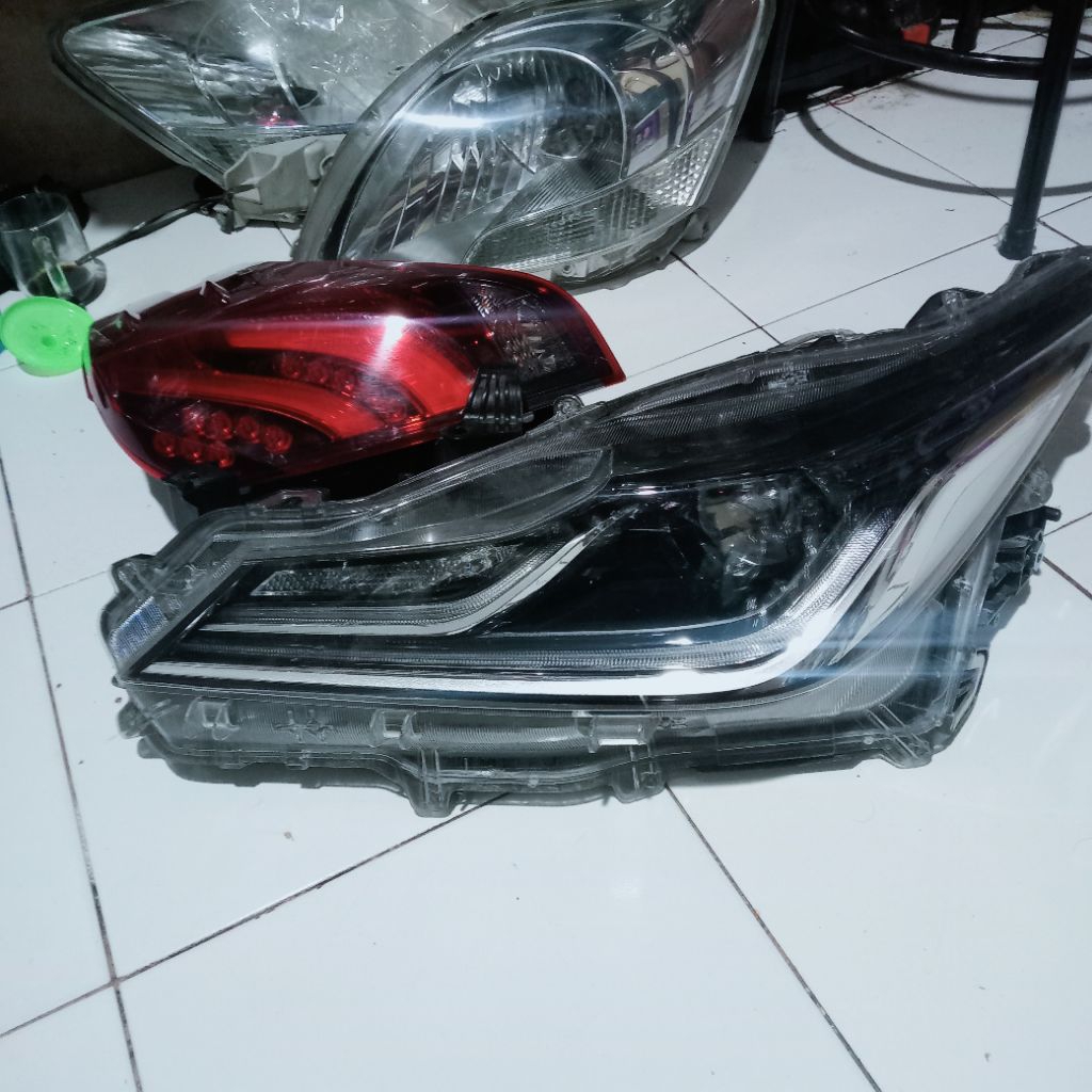 Headlamp Lampu Depan Corolla Altis 2022