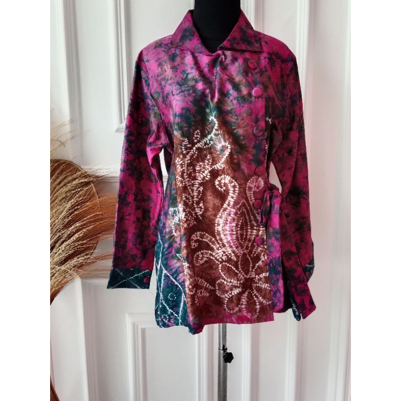 Atasan wanita lengan panjang sasirangan