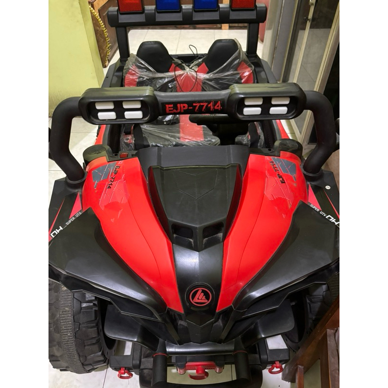 mobil mainan cas aki anak ( preloved )