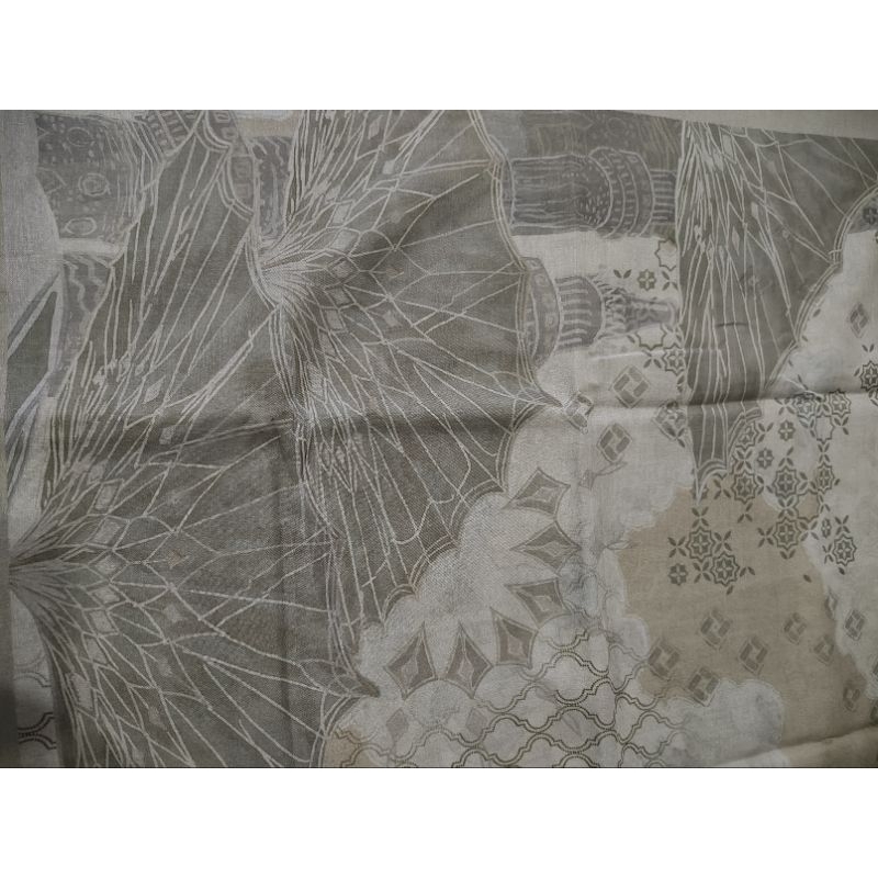 Kerudung Buttonscarves medina series 1.0 warna oyster ORI like new