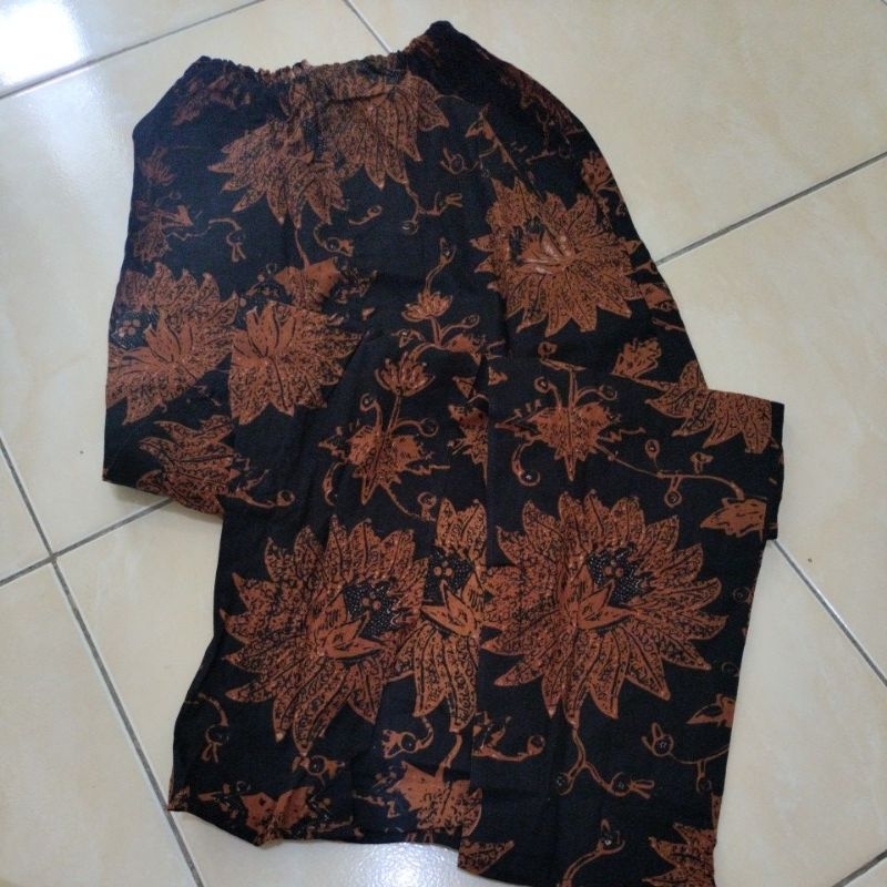 Preloved Rok Kain/Jarik