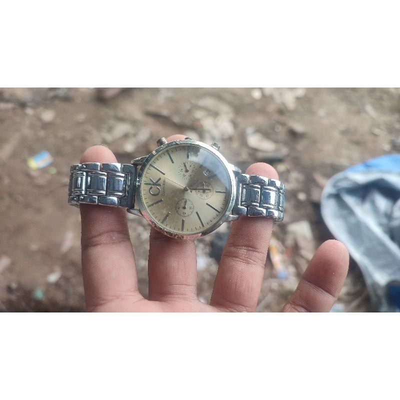 Jam CK rusak