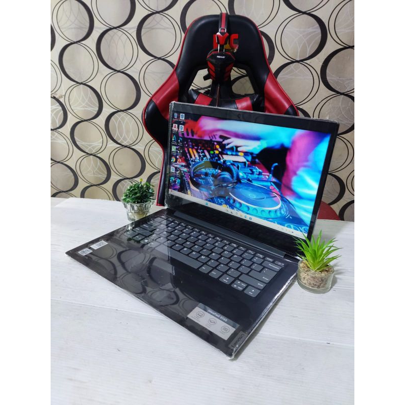 Laptop Berkelas Lenovo Ideapad S145 81W6 SUPERSLIM [RAM 8GB/SSD 512 GB]