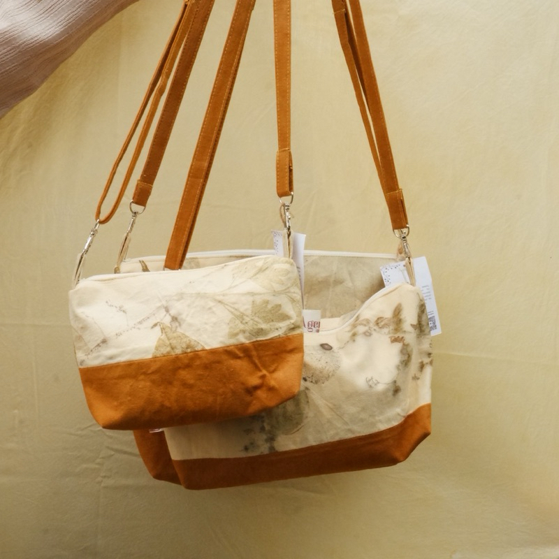 Ageman Tas Selempang Ecoprint - warna Kuning Kunyit