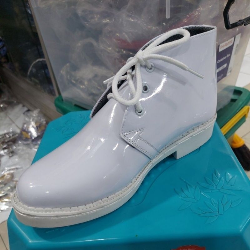 Sepatu pdh putih
