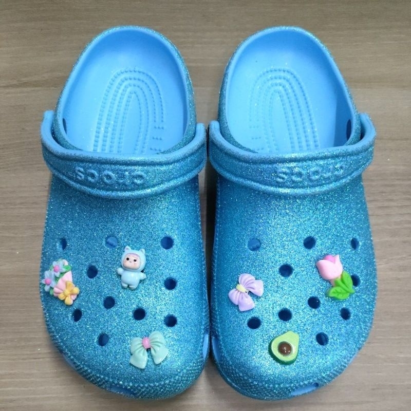 SANDAL CROCS M7 W9 GLITTER TINTED GLASS CLASSIC CLOG GLITTER TOSCA BIRU BLUE NO CUTTING MADE IN INDO