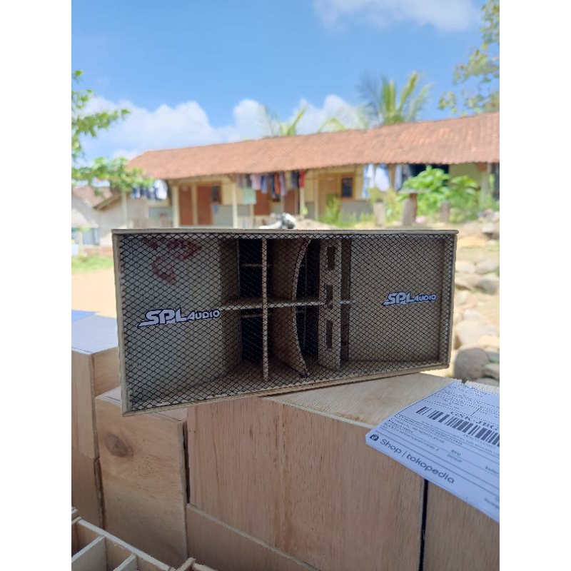 BOX CLA 3 INC + GRILL