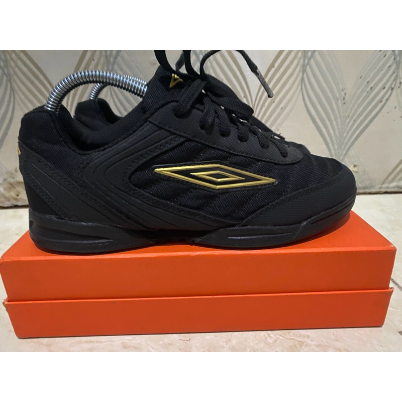 sepatu futsal second bekas sz 40