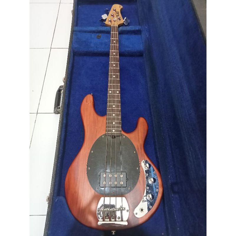 sub sterling by musicman made in Indonesia