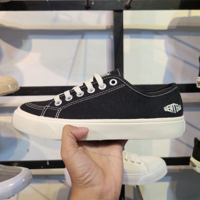 Ventela Alpha Black Natural Low