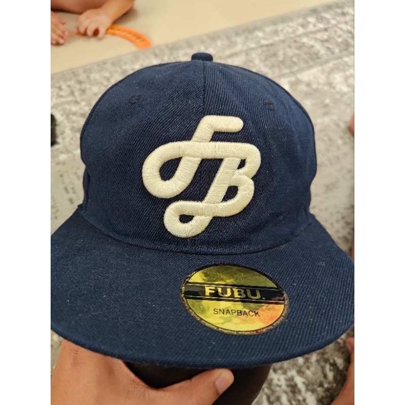 Topi snapback Fubu