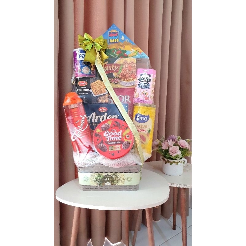 

PARCEL LEBARAN PAKET 5 /PARCEL IDUL FITRI/HAMPERS LEBARAN /HAMPERS IDUL FITRI