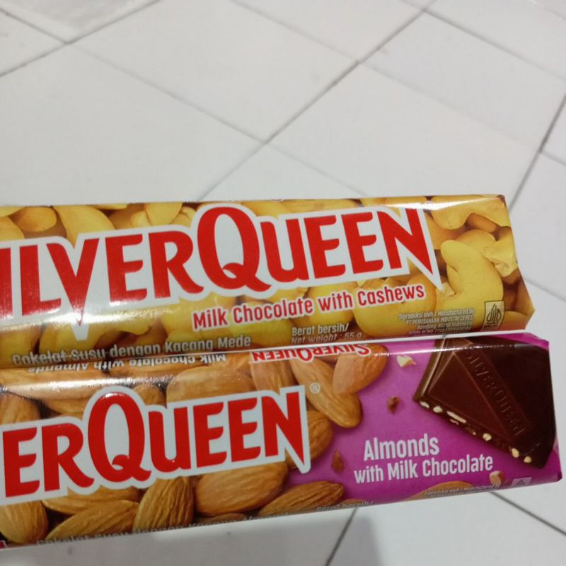 

SilverQueen Milk Chocolate with Cashew / Almond 58g, SilverQueen Coklat Silver Queen 58gr