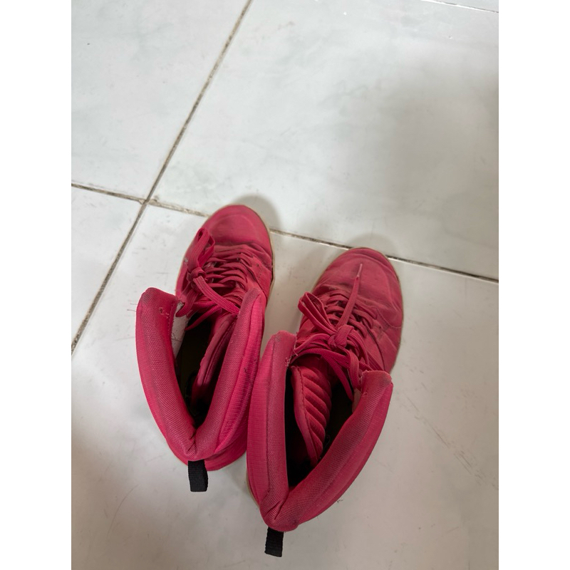 take all sepatu zumba running shoes