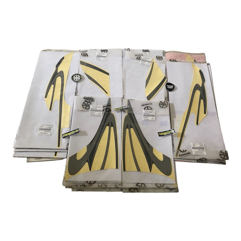 STRIPING STIKER BOSY FAIRING DAN COWLING NINJA RR OLD 2010-2011 HITAM ORIGINAL