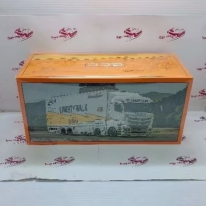 GCD Liberty Walk LB-Trucks Mitsubishi Fuso Super Great Transporter Sphere - White