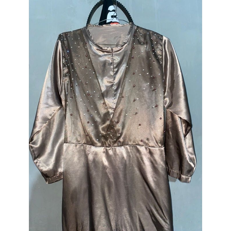 dress kondangan satin