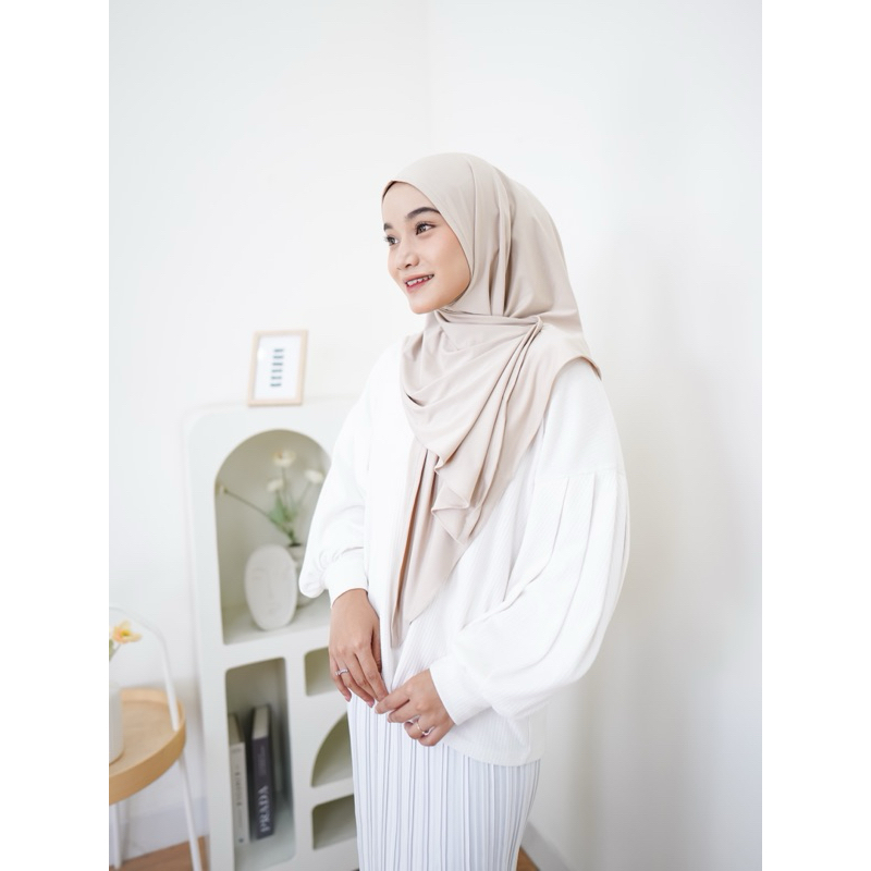 

RB BISA GOSEND HAMPERS IDUL FITRI 2025 Bangga Project Hampers Handbag Hijab Jilbab Instan Mukena