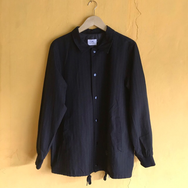 Casual jacket salur hitam pekat full button merk laik