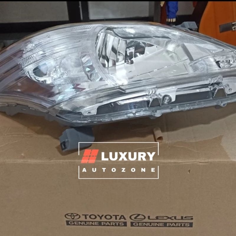 Headlamp Lampu Depan Grand Innova 2012 - 2015 Original