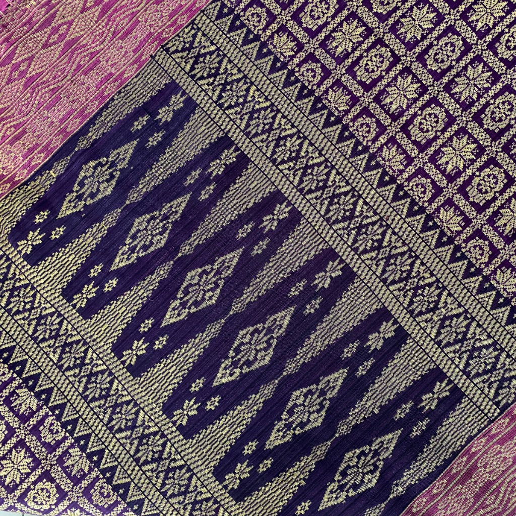 Kain Tenun Songket Khas Palembang Asli Motif Lepus Warna Ungu Magenta Pink Benang Emas