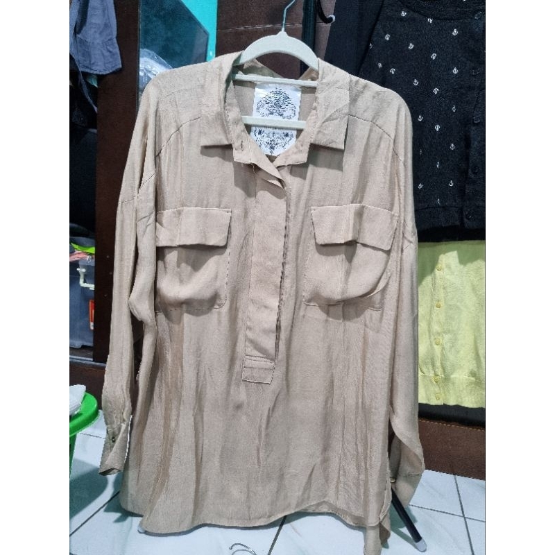 Kemeja wanita branded